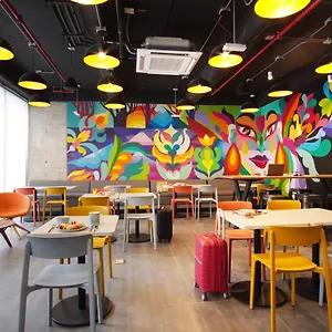 Ibis Budget Marly מלון